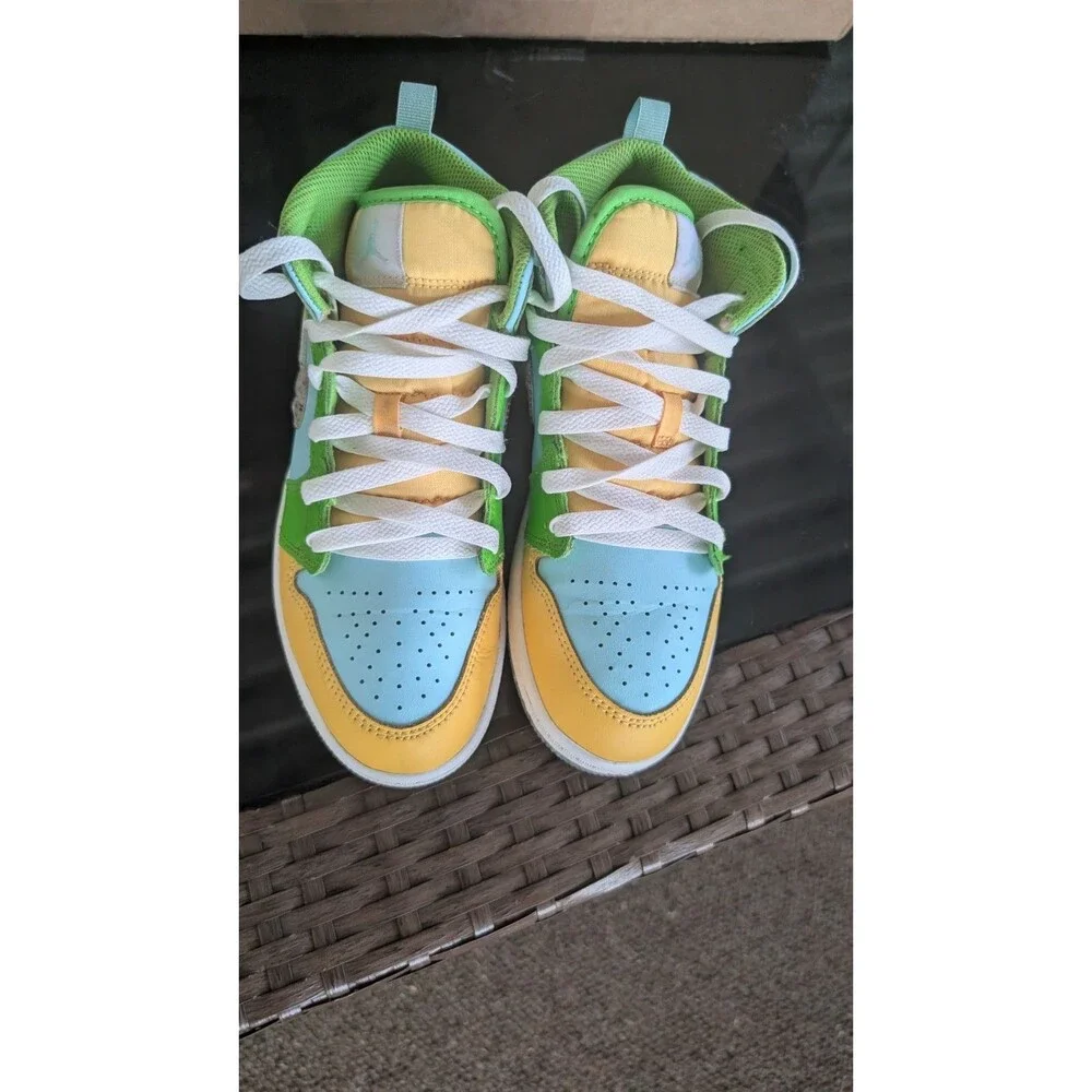 Nike Air Jordan 1 Mid SE 'Recycled Grind' sneakers
